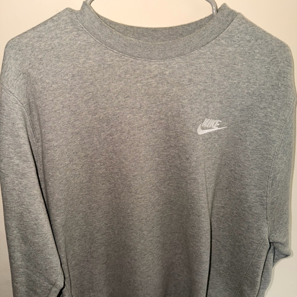 Nike Heather Gray Sweatshirt